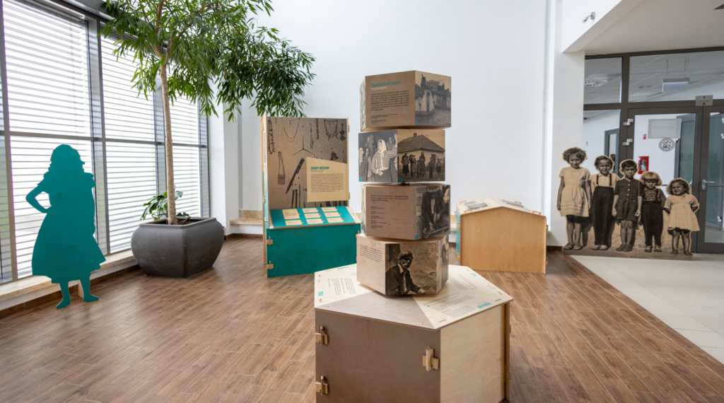 Kápolnásnyék_néprajzi_istennel3